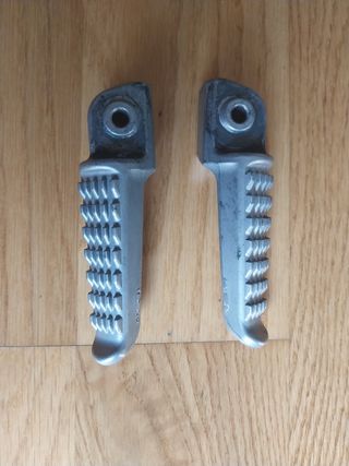 Resposapies / estriberas traseros z800