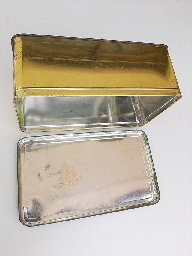 Caja Antigua Laboratorios CEA