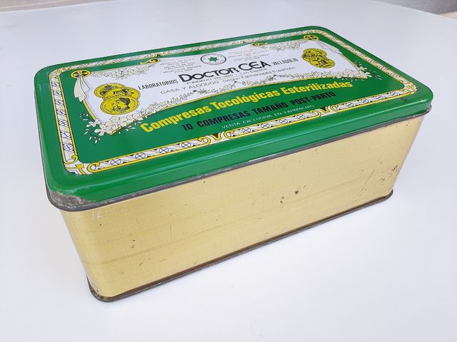 Caja Antigua Laboratorios CEA