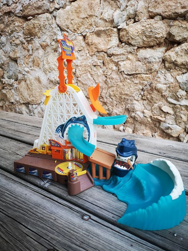 Juguete de coches "el tiburón te comerá