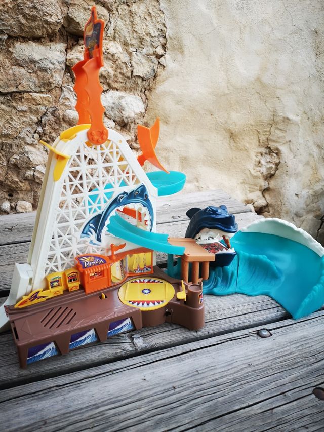 Juguete de coches "el tiburón te comerá