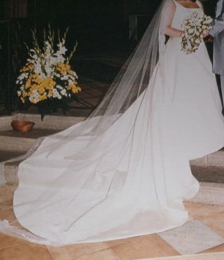 Vestido de novia con corsé de pedrería 