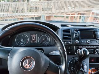 Volkswagen Caravelle 2011