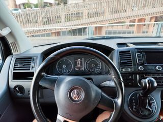 Volkswagen Caravelle 2011