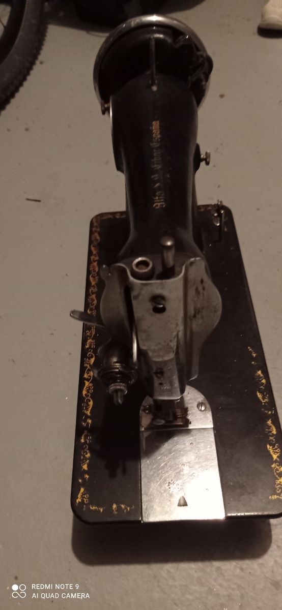 Maquina de coser Alfa