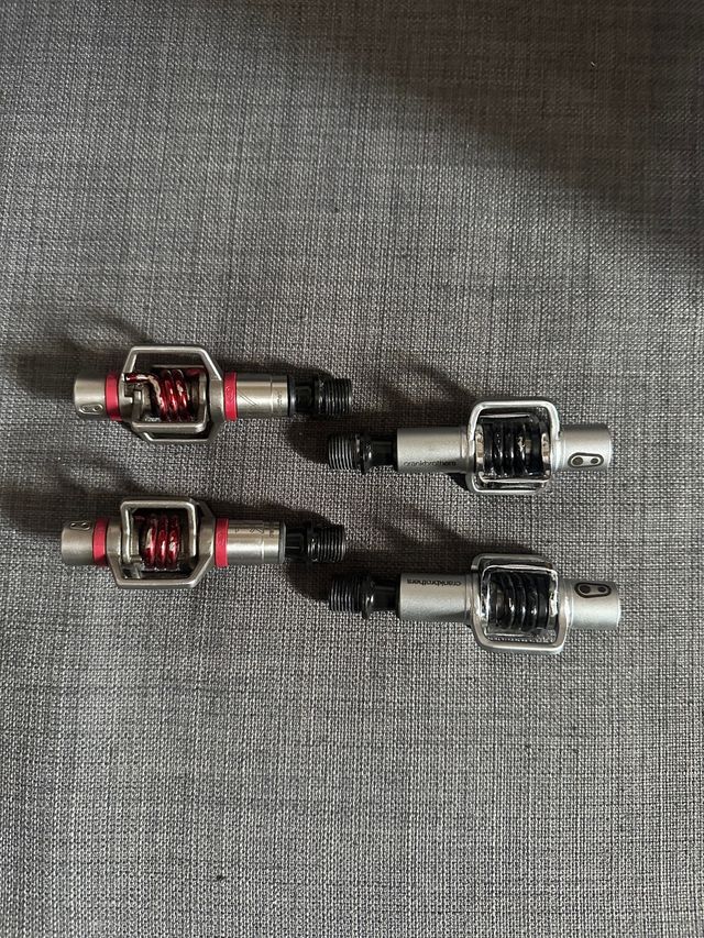 Pedales de Crankbrothers Negro y Rojo