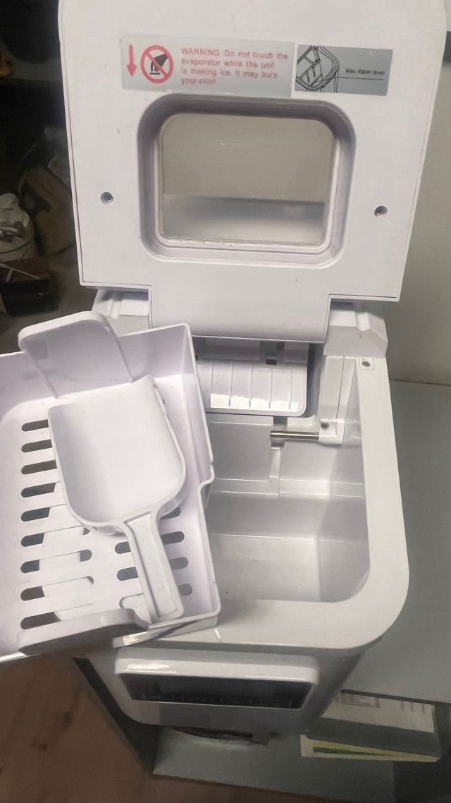 Naquina de hacer hielo