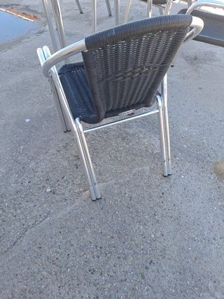 Mesa y sillas