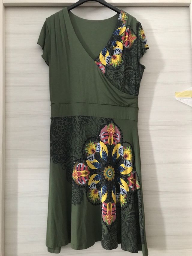 Abito corto verde scuro scollo V - Desigual