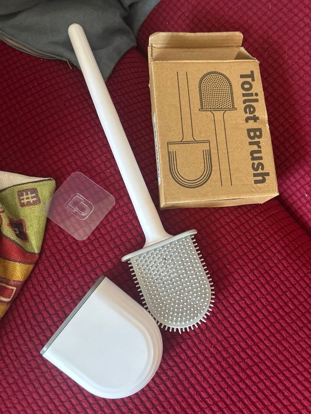 Toilet brush