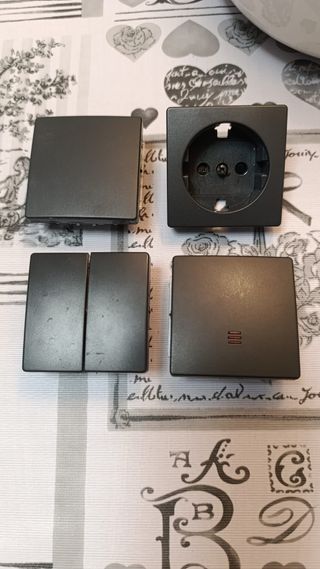 Embellecedores interruptores, enchufes Simon