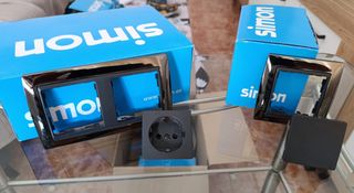 Embellecedores interruptores, enchufes Simon