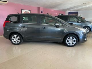 Peugeot 5008 2013