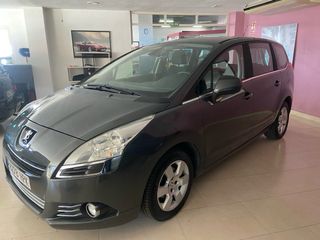 Peugeot 5008 2013