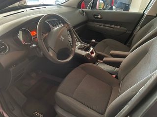 Peugeot 5008 2013