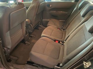 Peugeot 5008 2013