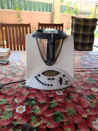 Thermomix TM31 con varoma y todos los accesorios.
