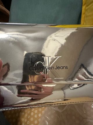 Bolso plata CALVIN KLEIN