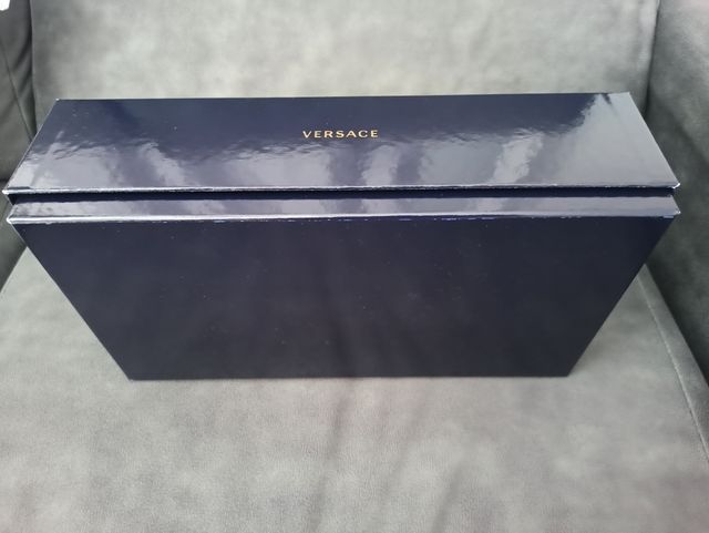 Caja Versace sin estrenar