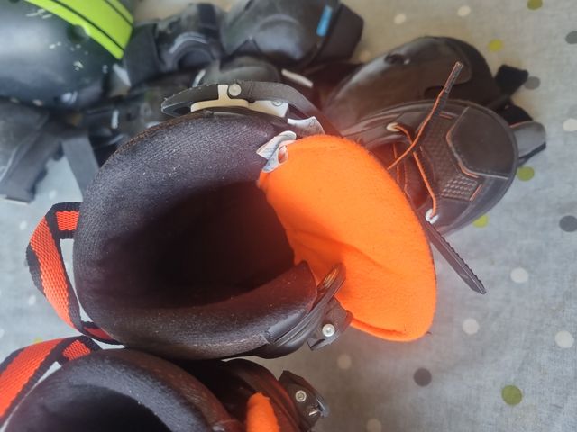 Patines Oxelo linea + casco+ 2 juegos Protecciones