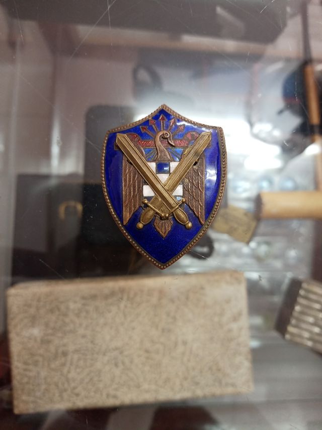 Escudo milicias universitarias