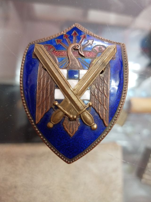 Escudo milicias universitarias