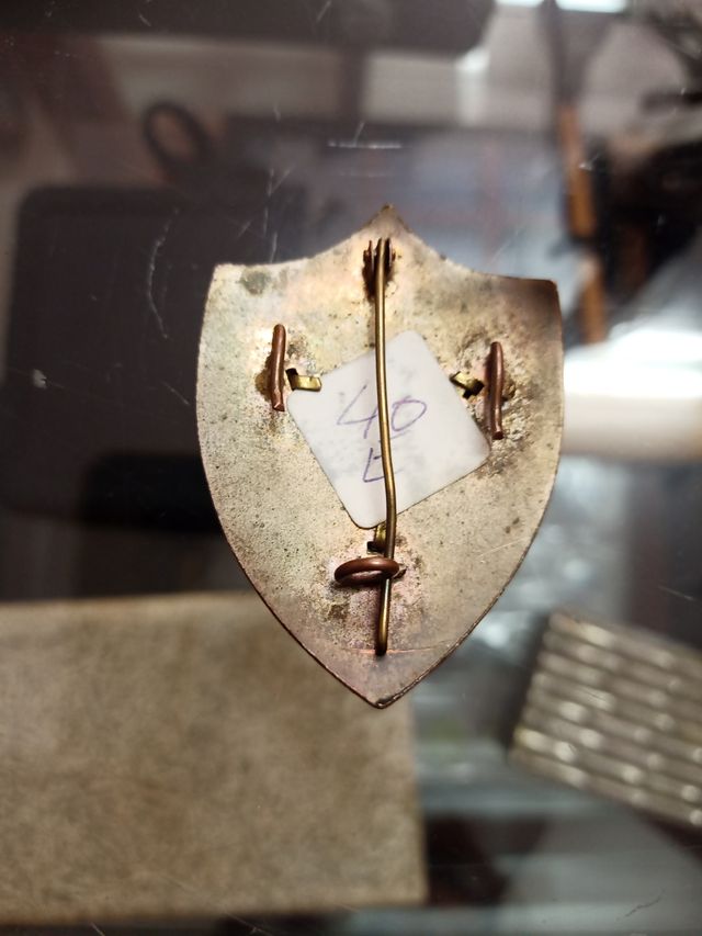 Escudo milicias universitarias