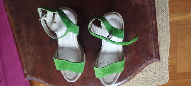 Sandalias muy bonitas .