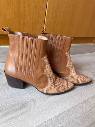 Botines de tacón en piel