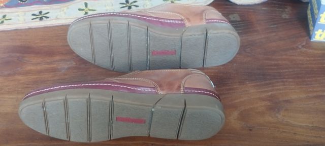 Zapatos preciosos pikolinos.