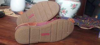 Zapatos preciosos pikolinos.