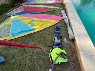 OFERTA | Tabla Windsurf Mistral y 4 velas 