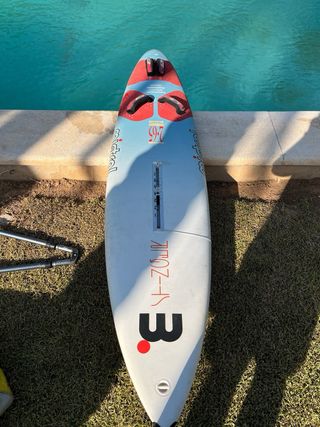 OFERTA | Tabla Windsurf Mistral y 4 velas 