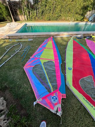 OFERTA | Tabla Windsurf Mistral y 4 velas 