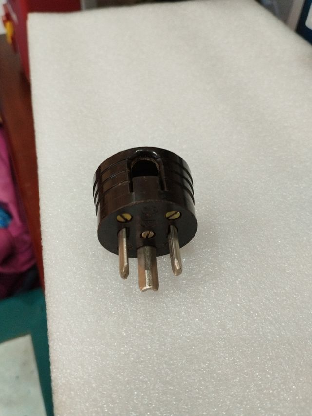 Clavija enchufe vintage