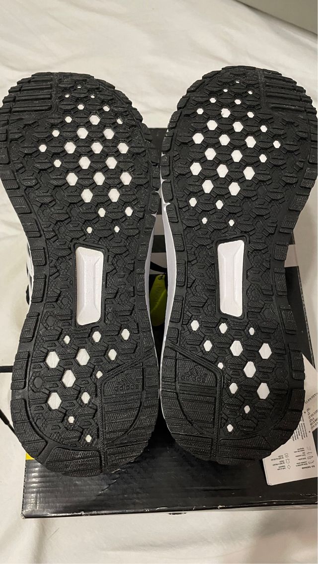 Zapatillas adidas sin estrenar del 41,5