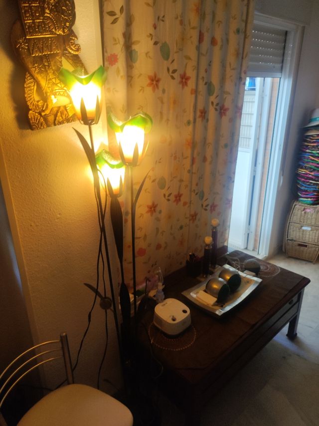 Lampara de pie de forja