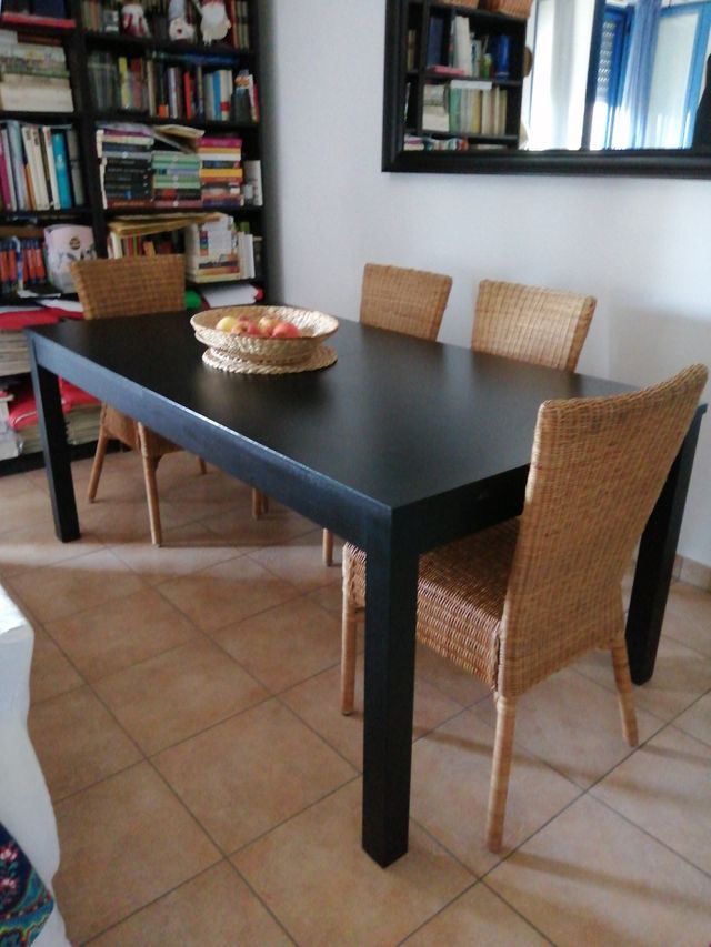 Tavolo  in legno 4/6 persone