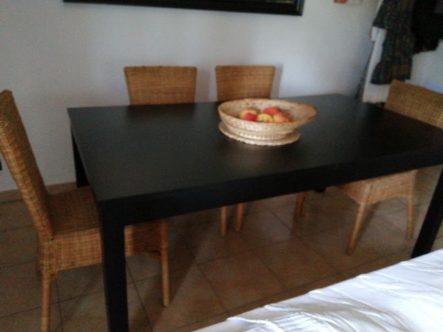 Tavolo  in legno 4/6 persone