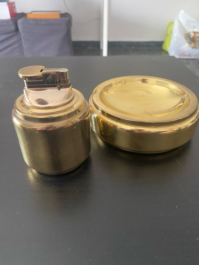 Accendino da tavolo e posacenere Vintage