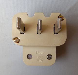Clavija de enchufe 25A para vitrocerámica 380V