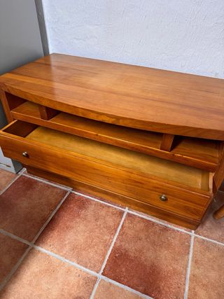 Mueble de televisión de madera maciza de pino