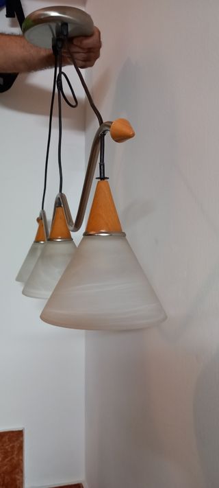 Lámpara. Sólo venta en persona.