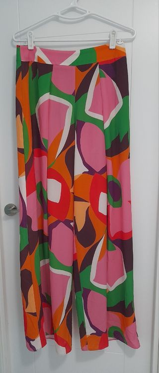 Pantalón estilo palazzo de trucco.