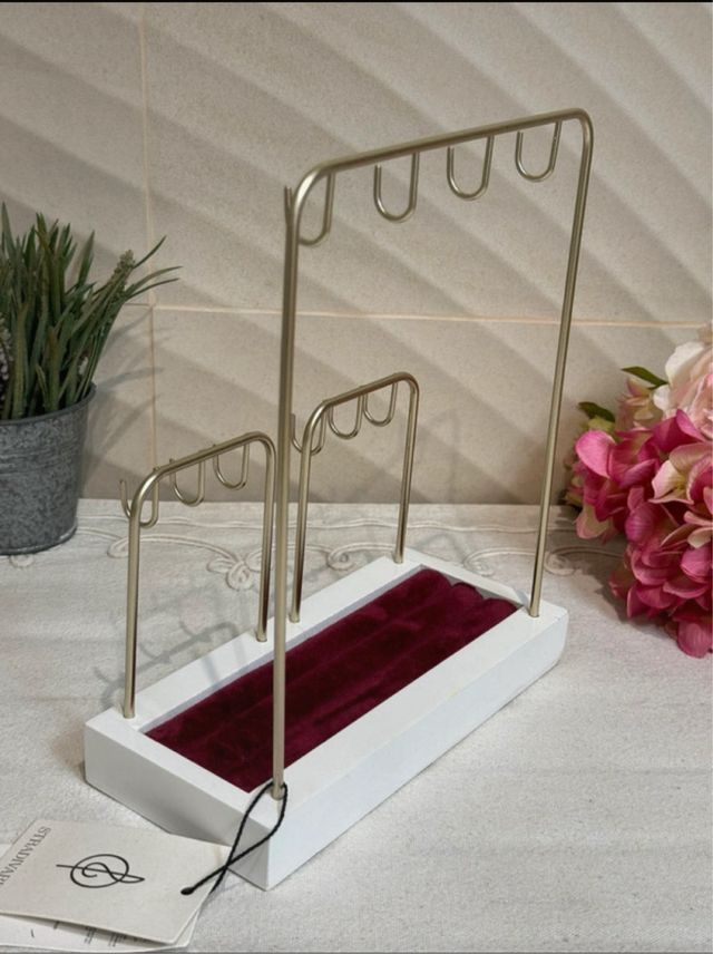 Joyero expositor de Stradivarius