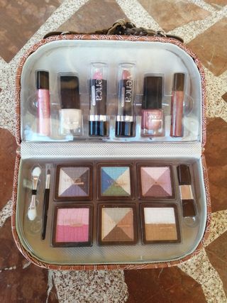 NECESER DE MAQUILLAJE MUJER.. VENCA