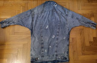 Chaqueta vaquera larga, talla M de Zara 