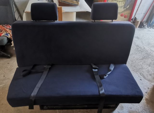 asientos cama furgo con cinturones de seguridad