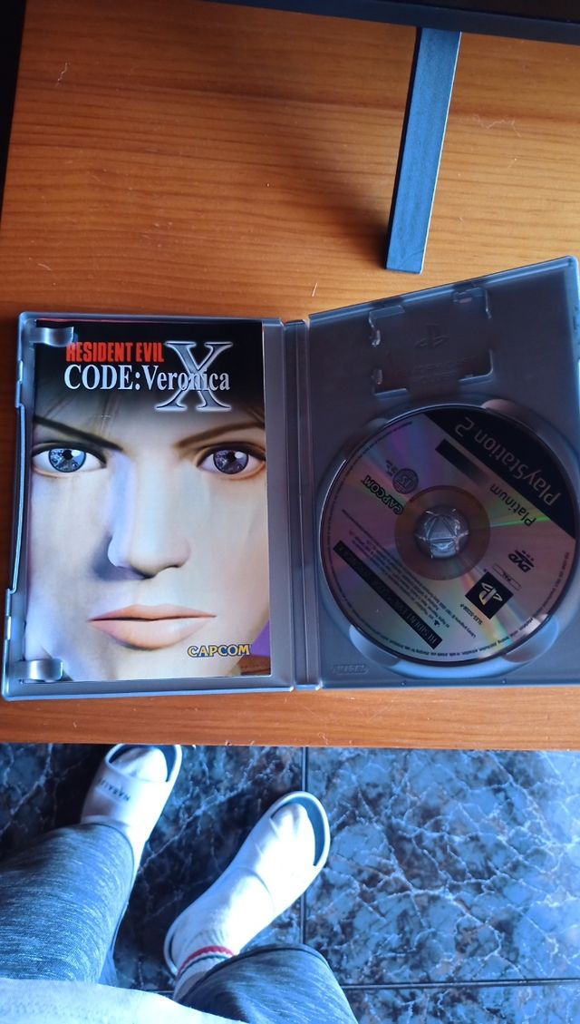 RESIDENT EVIL CODE VERONICA.  PS2