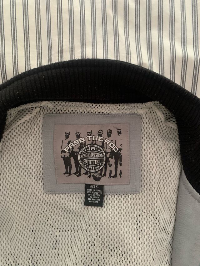Pass the roc chaqueta basket hip hop